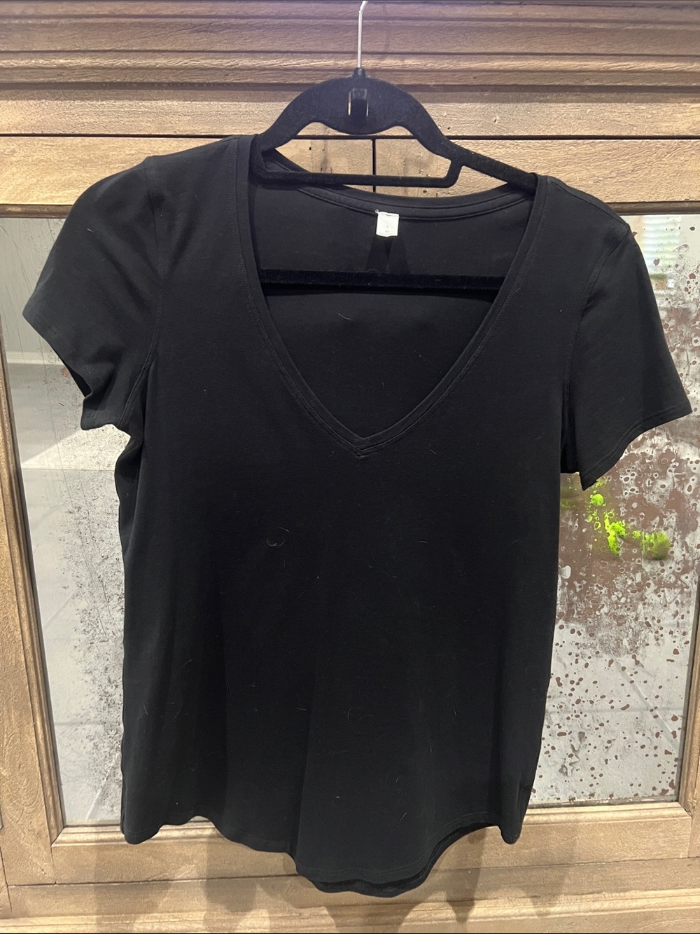 lululemon athletica Black V-Neck Short Sleeve Tee